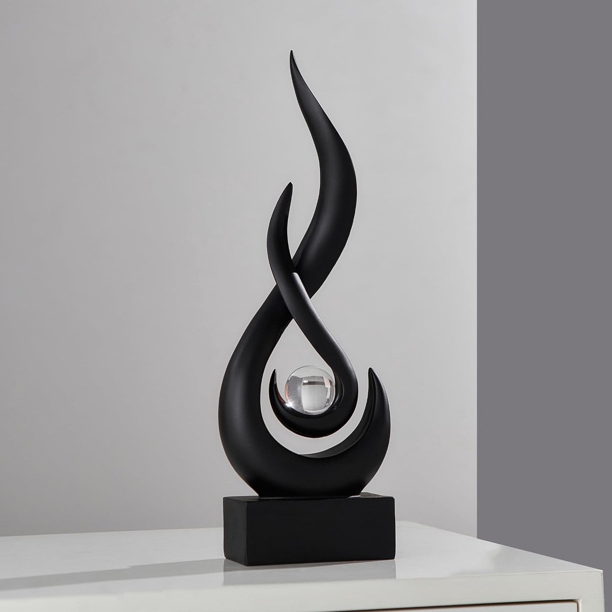 Omgoods Deco Zwarte Vlam Standbeeld - Minimalistische Decoratie voor op tafel
