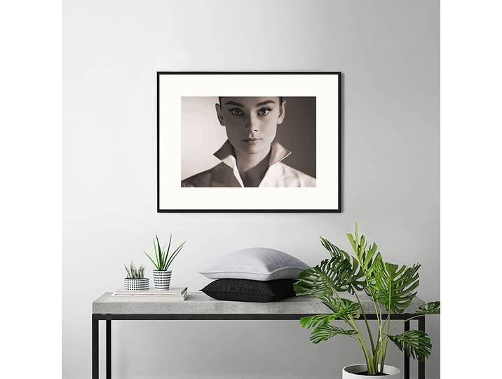 Bild Audrey Hepburn Rahmen: Massivholz Buche, lackiert Abdeckung: Plexiglas Multicolor 82 x 62cm
