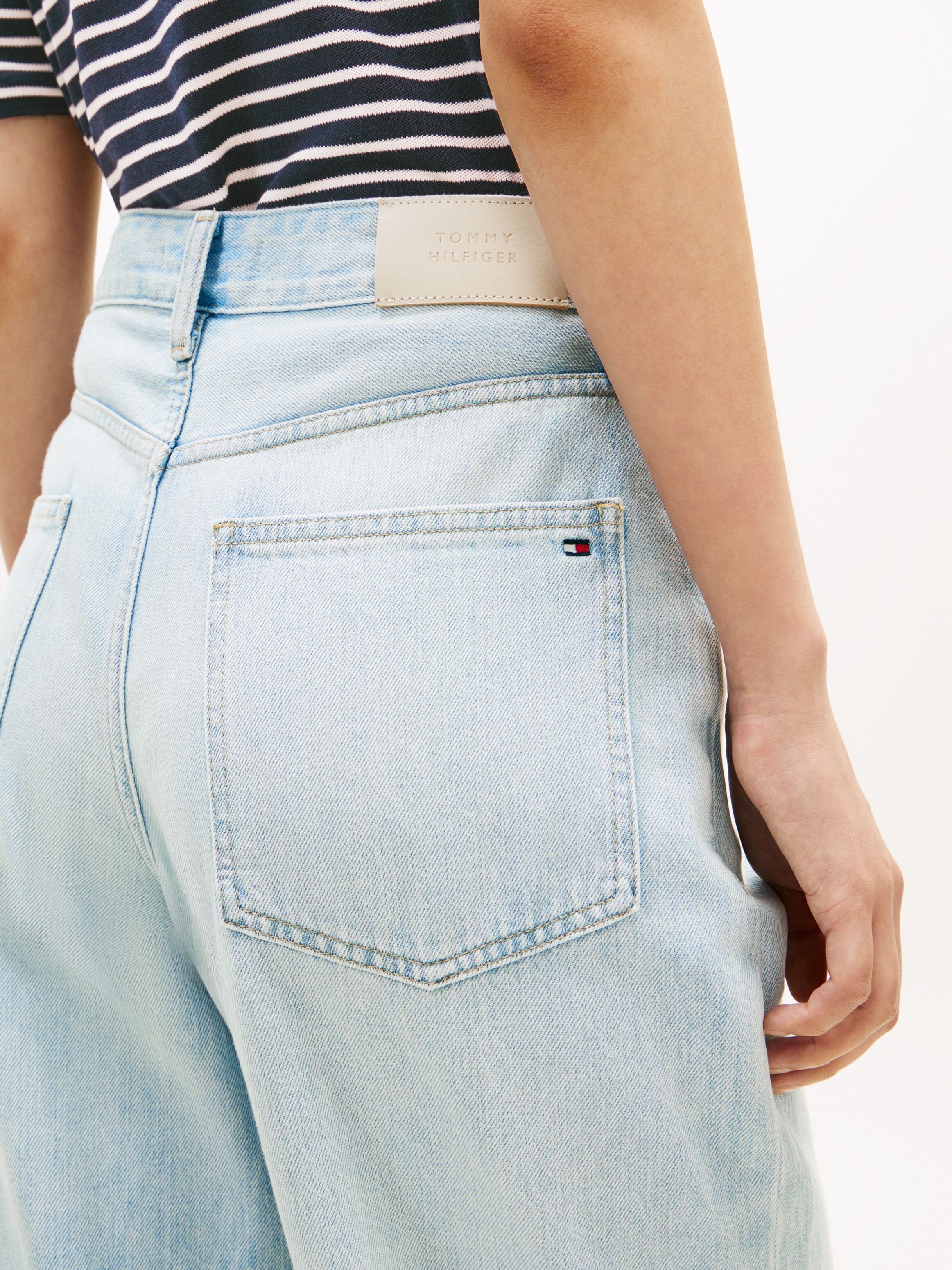 Weite Jeans TOMMY HILFIGER, Damen, Gr. 28, Länge 30, blau (tam), Denim/Jeans, Obermaterial: 100% Baumwolle, unifarben, weit kurz, Jeans Weite Jeans, mit 5-Pocket-Design