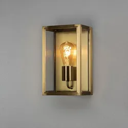 Wandleuchte CAPRI in Messing aus Stahl & Glas in klassischer Formgebung IP44 von Konstsmide