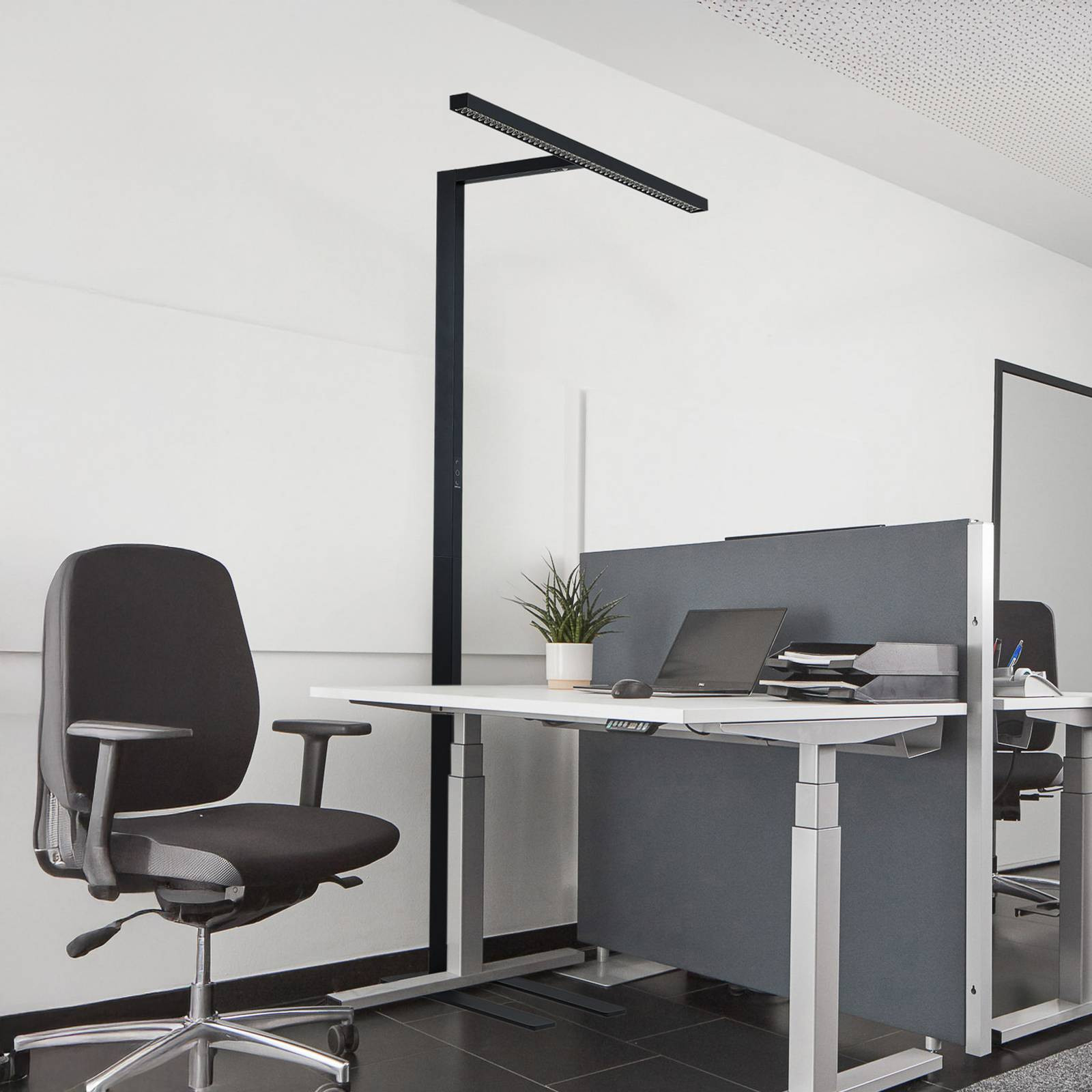 Arcchio Jolinda LED vloerlamp zwart, dimbaar, aluminium, modern