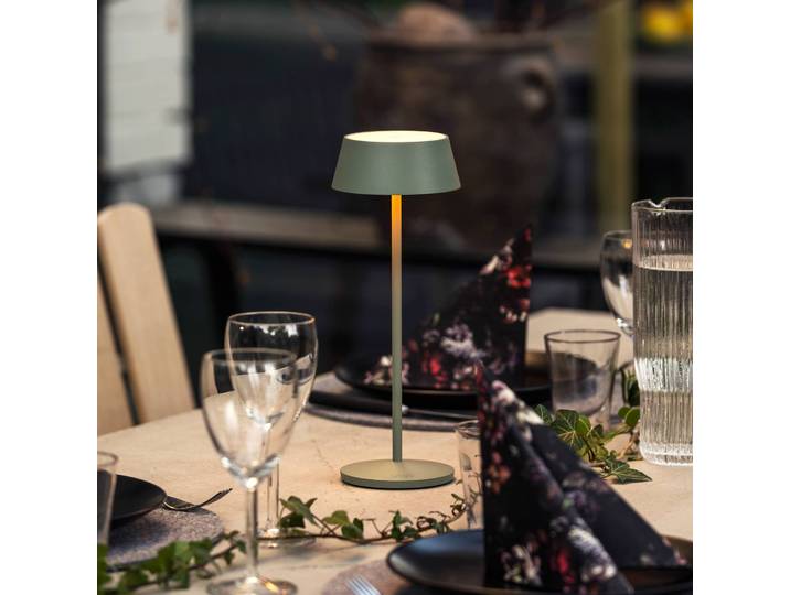 Konstsmide LED-Akku-Tischlampe Menton, grün, Höhe 27 cm, IP54, USB dimmbar, grün, für Wohn- / Esszimmer, Aluminium, Modern