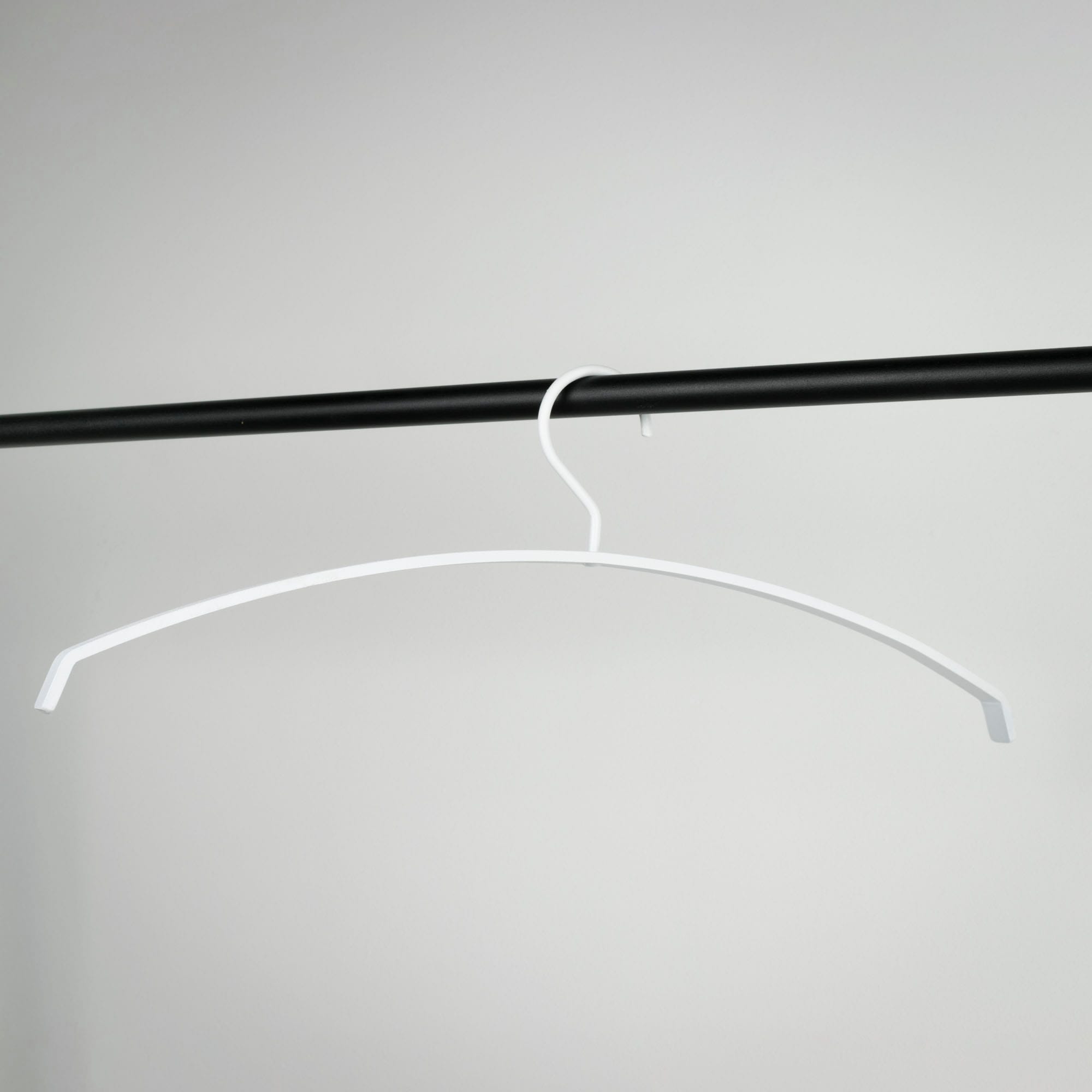 Kleiderbügel SPINDER DESIGN "Silver", weiss (weiß), B:49cm H:16cm T:1cm, Metall, Kleiderbügel, Kleiderbügel, Metall, Breite 49 cm weiß Einheitsgröße