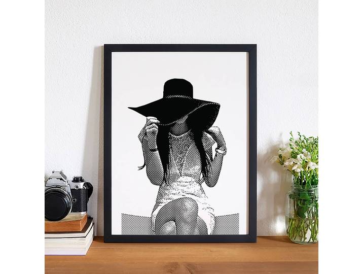 Bild Young Women Wearing Sun Hat Rahmen: Massivholz Buche, lackiert Abdeckung: Plexiglas Multicolor 32 x 42cm