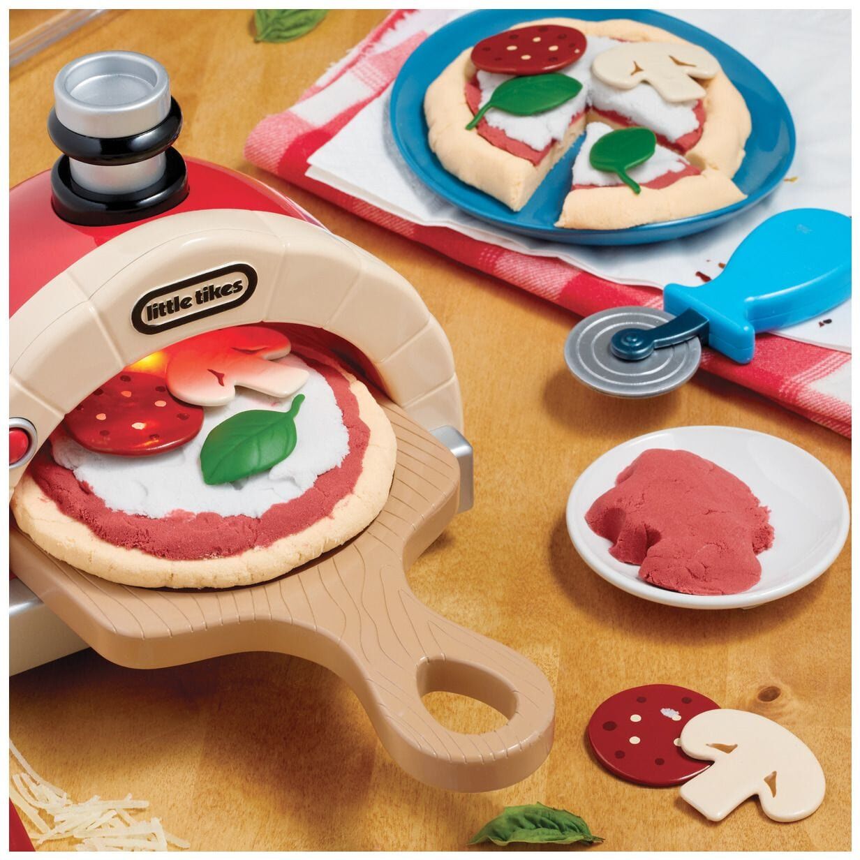 Little Tikes Creative Chefs Pizza Kit with Light-Up Oven for Kids, Ages 3 and Up, 22 Accessories, Pretend Play Cooking Set