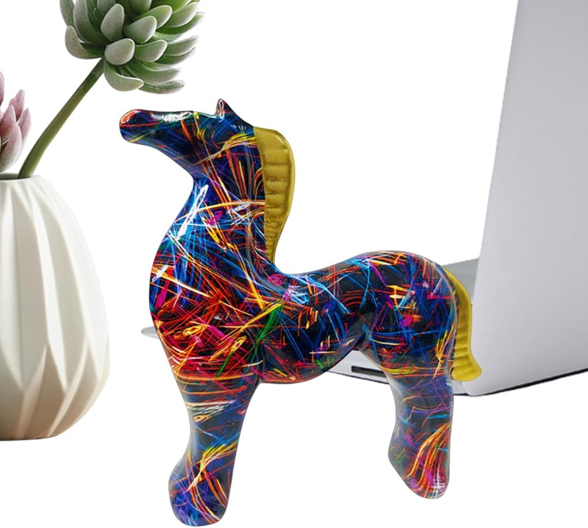 Kleurrijk handgeschilderd paardenbeeld van hars voor decoratie in de woonkamer, Hoogte: 26 cm