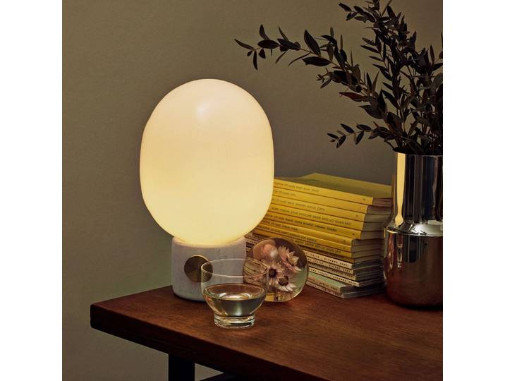 JWDA Tischleuchte L White Carrara Marble - Audo Copenhagen - Wohnzimmer - Design - Stein