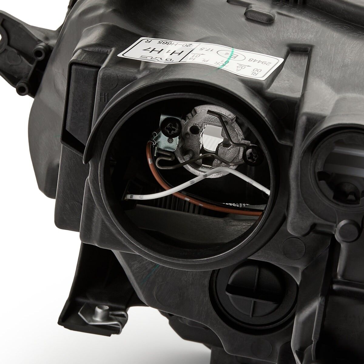 TYC 20-17665-06-2 Headlight