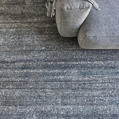 EXQUISITE RUGS Plush Hand-knotted Charcoal Area Rug.