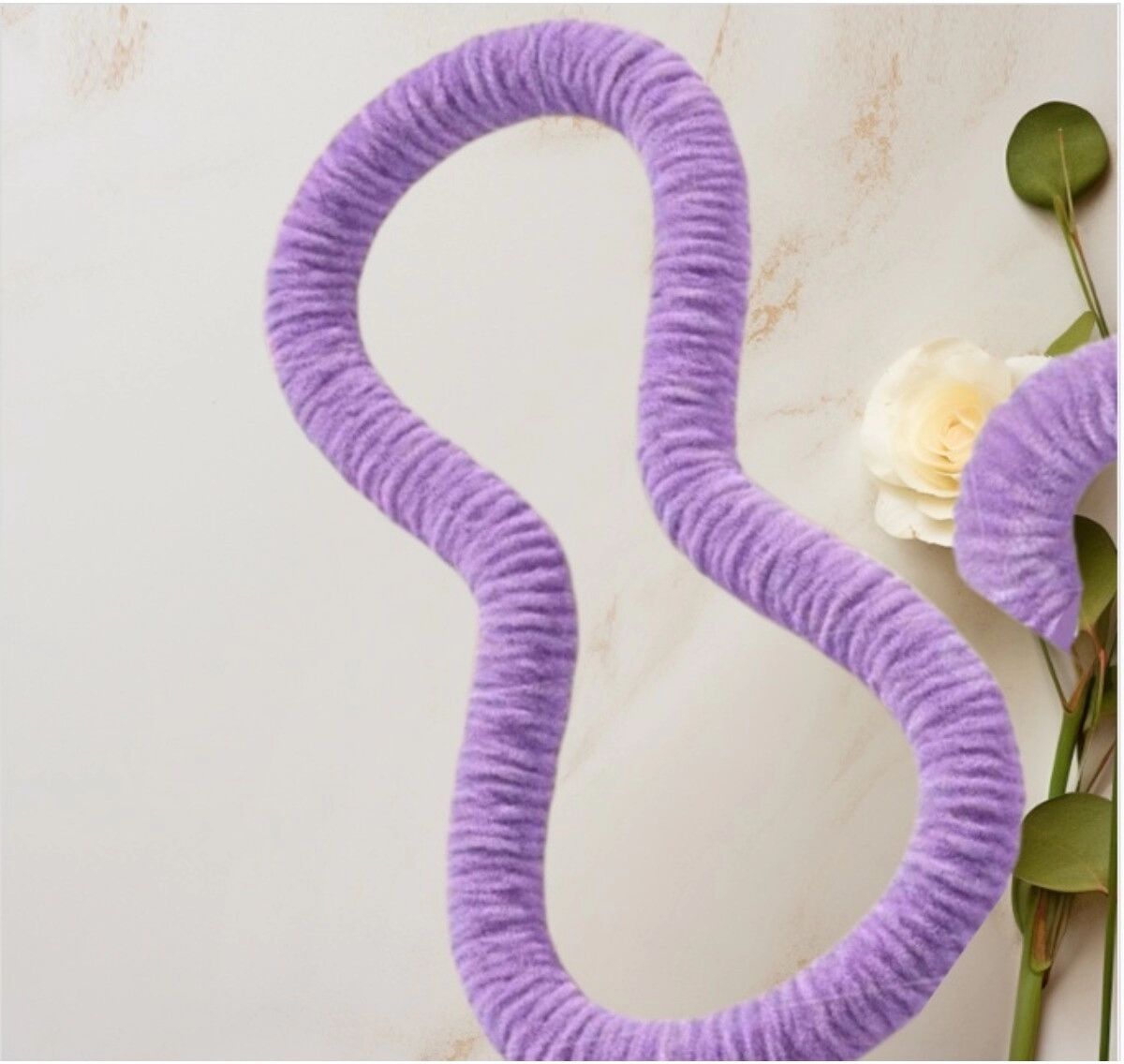 INF Weicher gewichteter Hula-Hoop - Stahlkern, stoffbezogen, 2,5kg wirksames Gewicht, faltbar, Anti-Quetsch-Design Violett