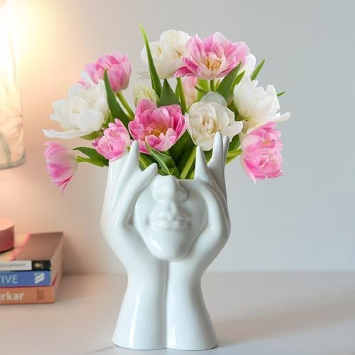 PromoHome Witte Keramische Gezichtsvaas voor Bloemen en Pampasgras, Hoogte: 18 cm