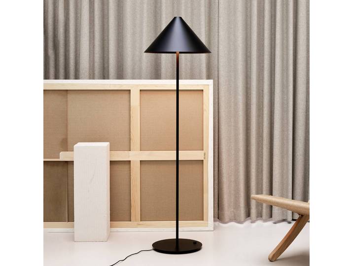 Design vloerlamp Keglen, dimbaar, zwart, Woon-/ Eetkamer, Aluminium, Design, vloerlamp