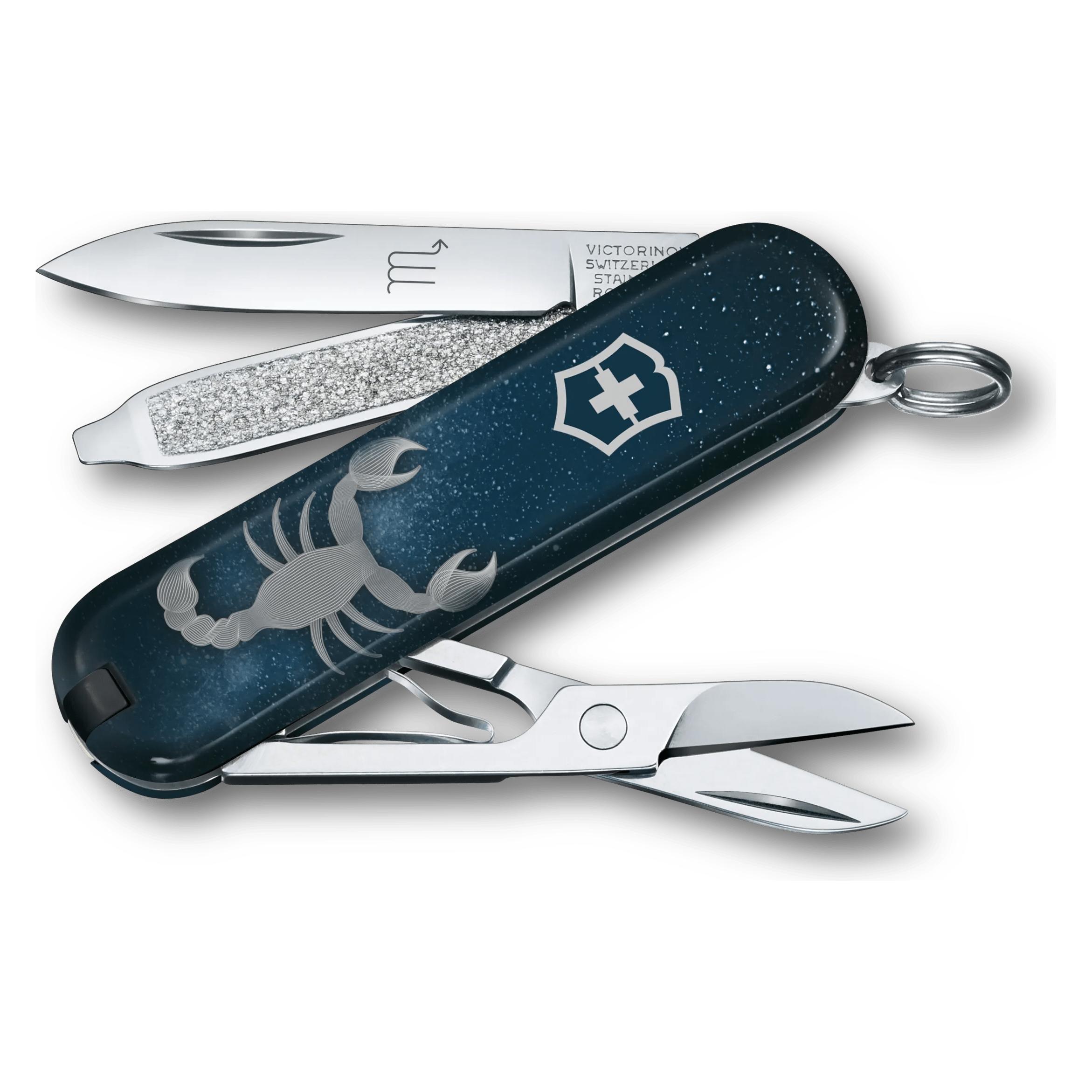 Victorinox Classic SD Sternzeichen, 58 mm, Skorpion (0.6223.2SCO)