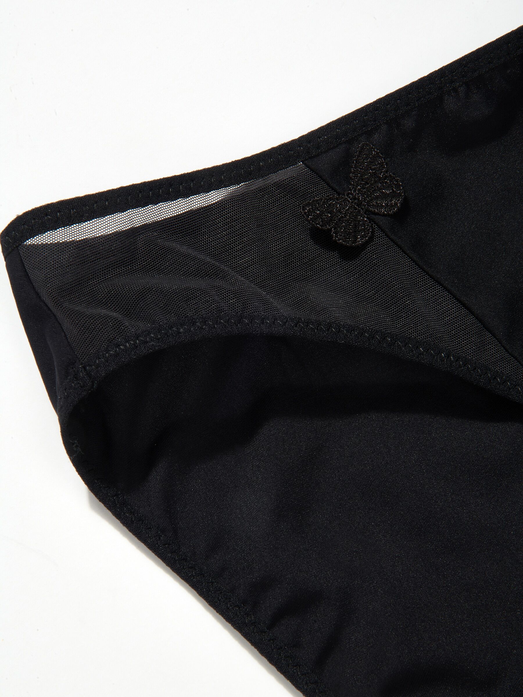 Slip PASSIONATA "MISS JOY", Damen, Gr. 44, Mikrofaser,Tüll, schwarz, Mikrofaser;Tüll, Obermaterial: 84% Polyamid, 16% Elasthan, unifarben, körpernah, Unterhosen Slip, Schmetterlingsmotiv, seitliche Tüll-Einsätze, elastischer Bund schwarz 44, Mikrofaser,Tü