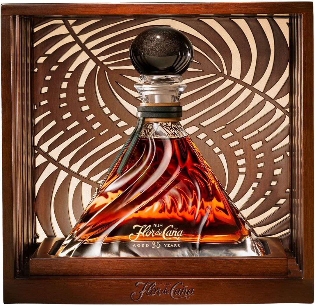 Flor de Caña Estuche ron añejo 35 años .