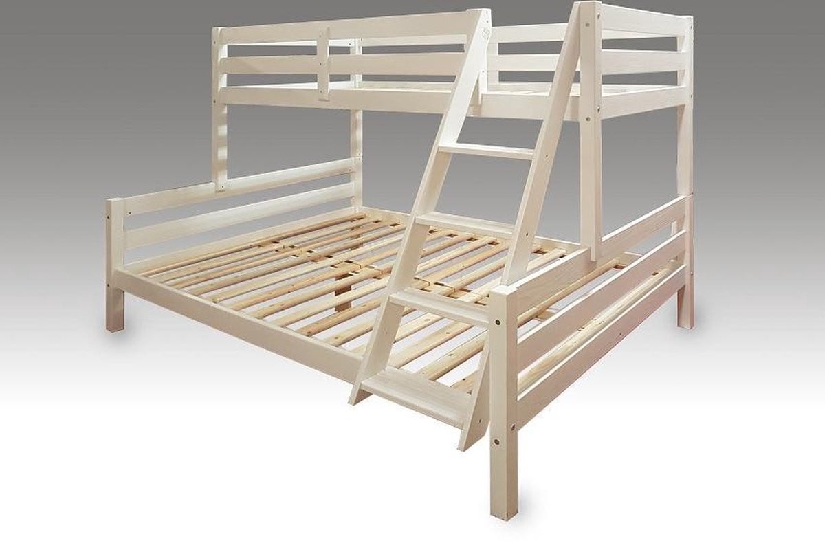 Massief houten drie persoons stapelbed voor de kinderkamer