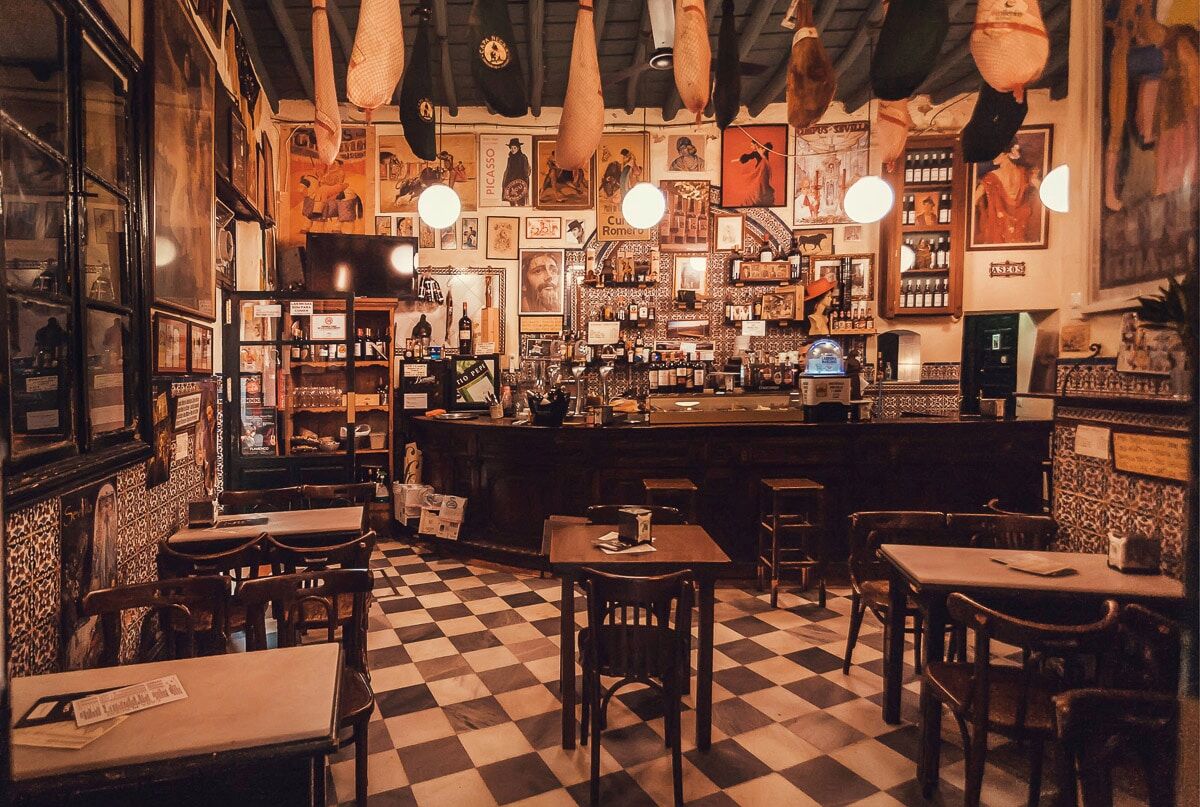 Papermoon "Vintage Style Restaurant" bunt B/L: 4m x 2,6m, Bahnen: 8 Stk.