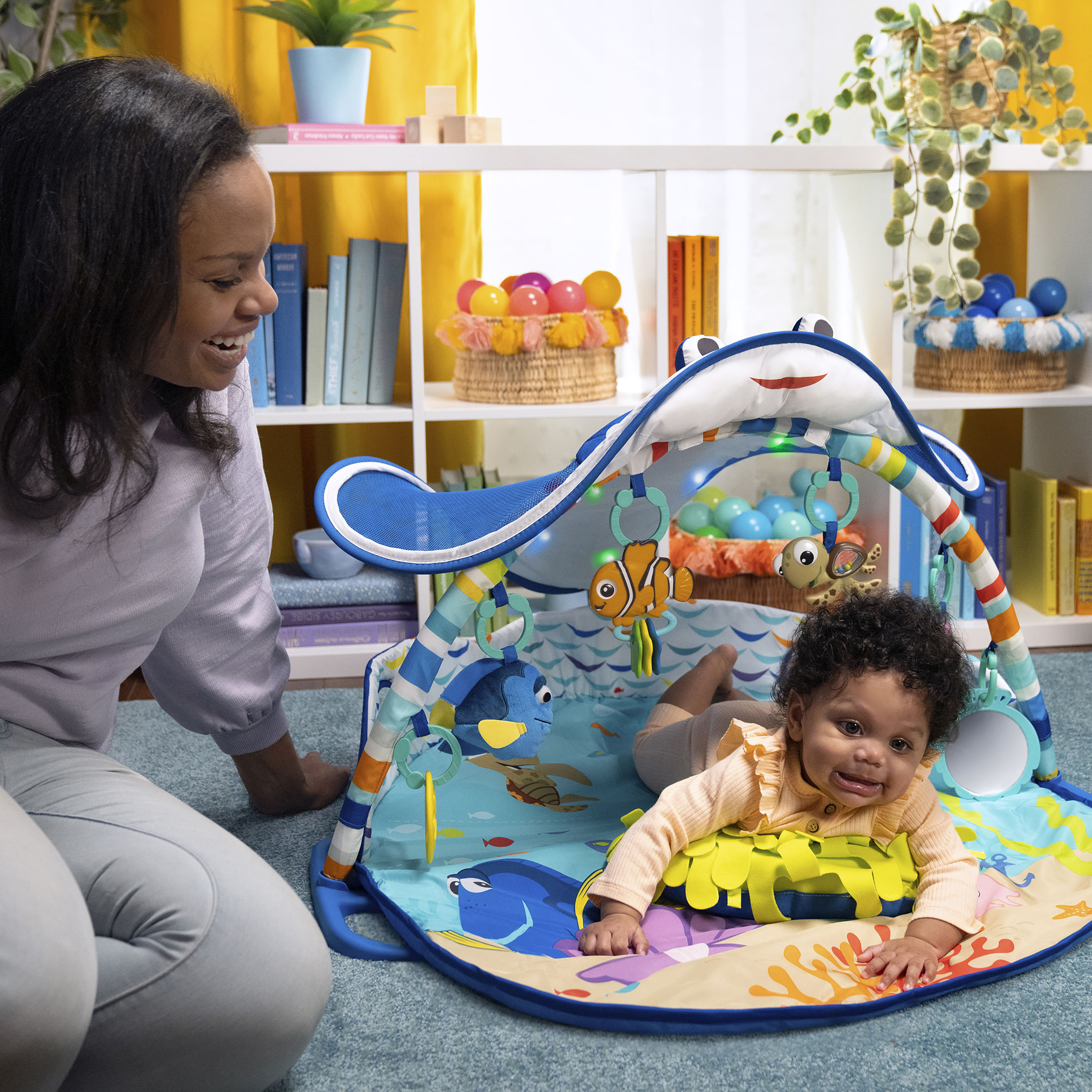 Spielbogen BRIGHT STARTS "Finding Nemo Mr. Ray Ocean Lights & Music Gym", bunt, Spielbögen, Kinder, Kunststoff, Metall, Stoff, Spielbogen, mit Licht- und Soundeffekt