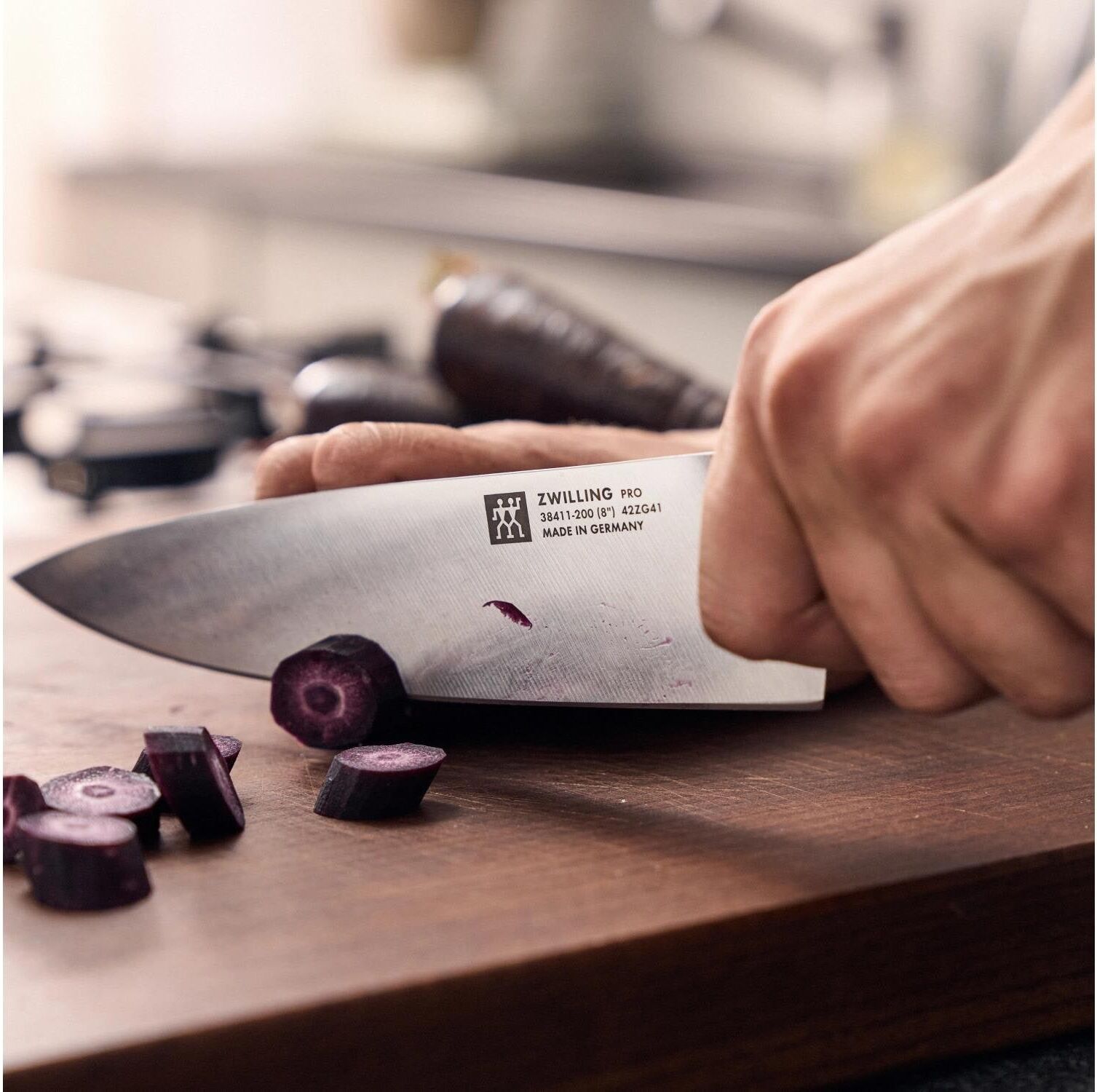 Kochmesser ZWILLING "Pro 20 cm", schwarz (silberfarben, schwarz), Edelstahl, Stahl, Kochmesser, Kochmesser silberfarben, schwarz Einheitsgröße