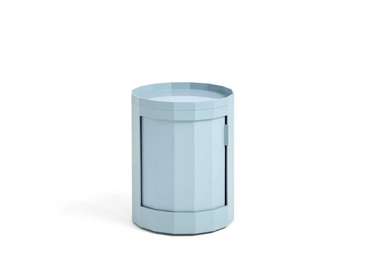 HAY - Facet Cabinet mit Füssen und Rollen, niedrig, misty blue