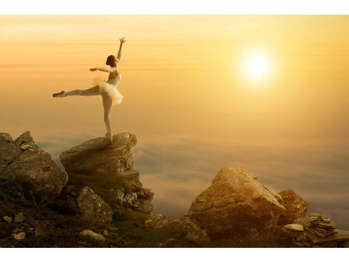Fototapete PAPERMOON Ballett Tänzerin auf Berg , bunt, B:3,5m L:2,6m, Vlies, Tapeten, Fototapete