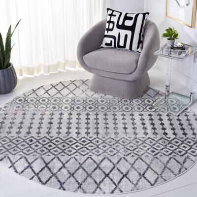 SAFAVIEH Toscana Ingrida Tribal Rug