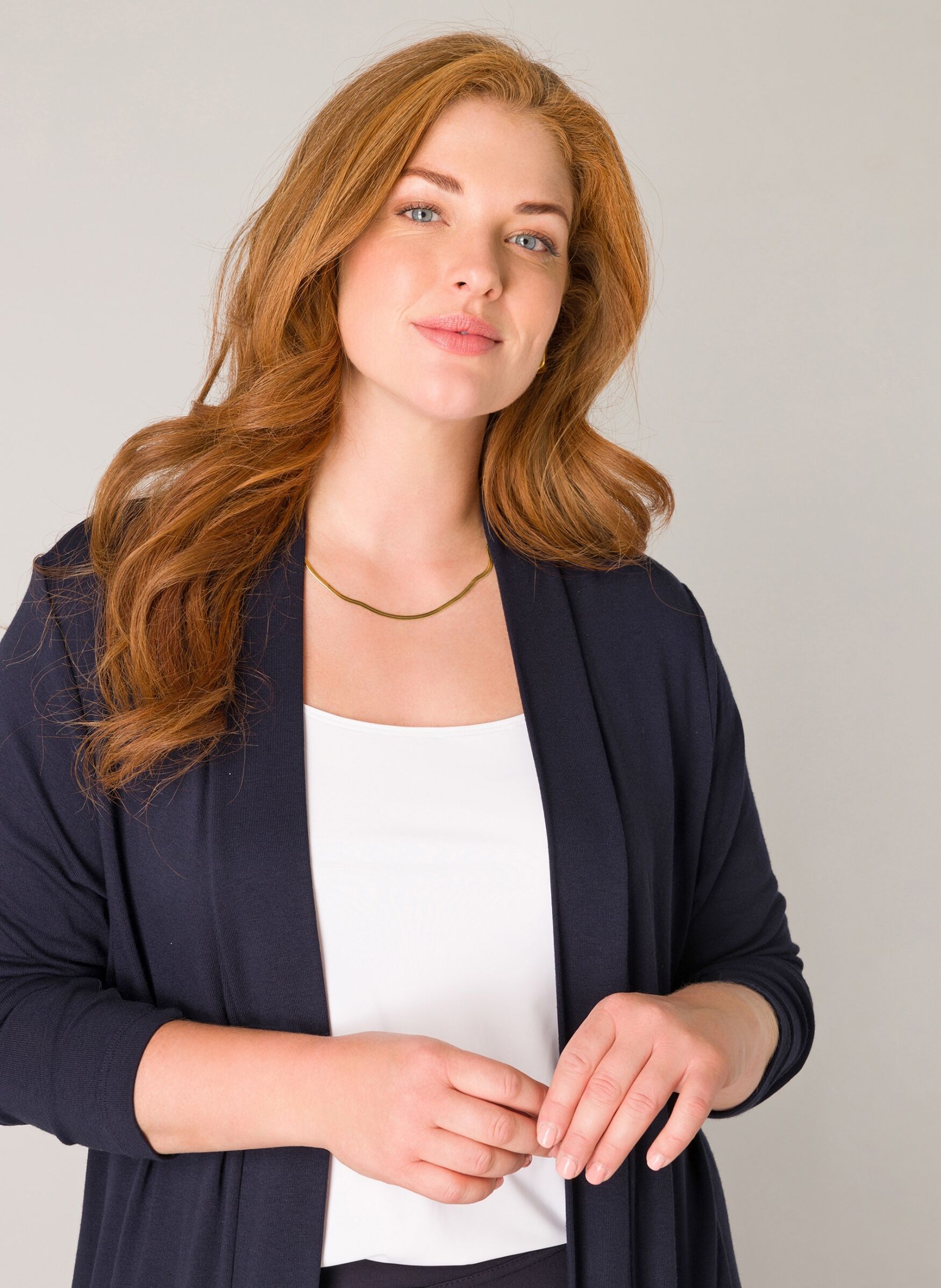 Longstrickjacke BASE LEVEL CURVY "Ayla Long", Damen, Gr. 52, blau (navy dunkelblau), Strick, Obermaterial: 94% Viskose, 6% Elasthan, unifarben, figurumspielend knieumspielend, eingesetzt abgesteppt, Strickjacken Longstrickjacke, Grosse Grössen navy dunkel