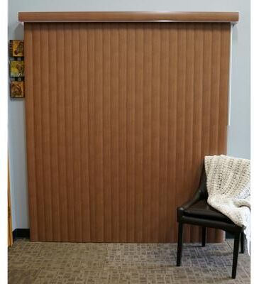 BlindDen Chestnut Woodlook Vinyl Vertical Blind, CORDLESS