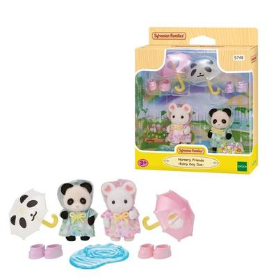 Sylvanian Families 5748 - Nursery Friends Rainy Day Duo, Erlebniskindergarten Freunde Regenwetter, Puppen-Spielset