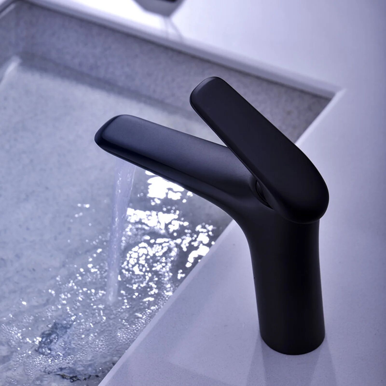 garneroarredamenti Miscelatore per lavabo bagno ottone nero Becco