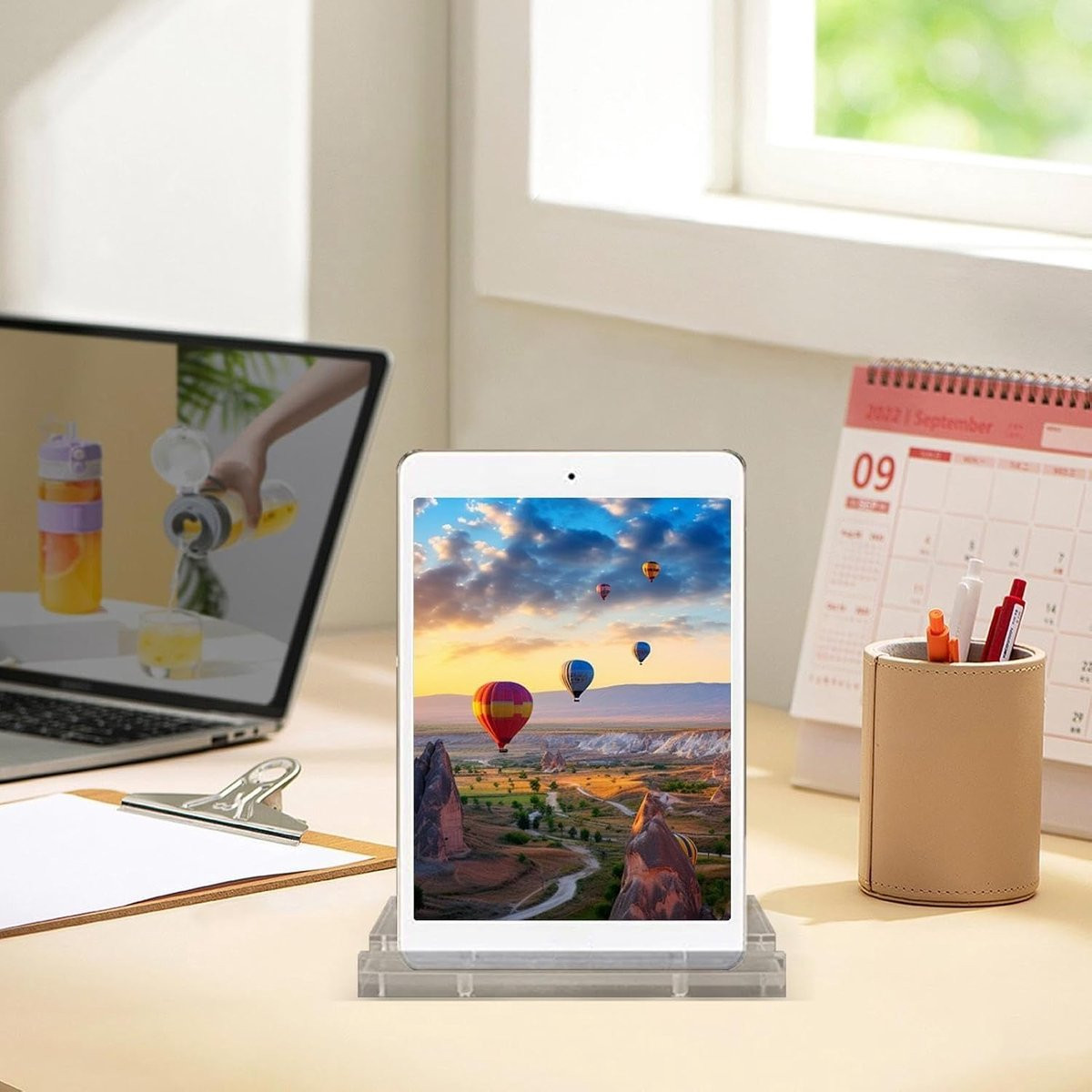 Elegante heldere acryl fotohouder en kookboekstandaard voor op tafel