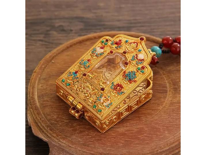 Un plaqué argent/or fournisseurs bouddhistes alliage métal Surangama Sutra jouant des perles décorer exquise boîte Gawu pendentif tibétain