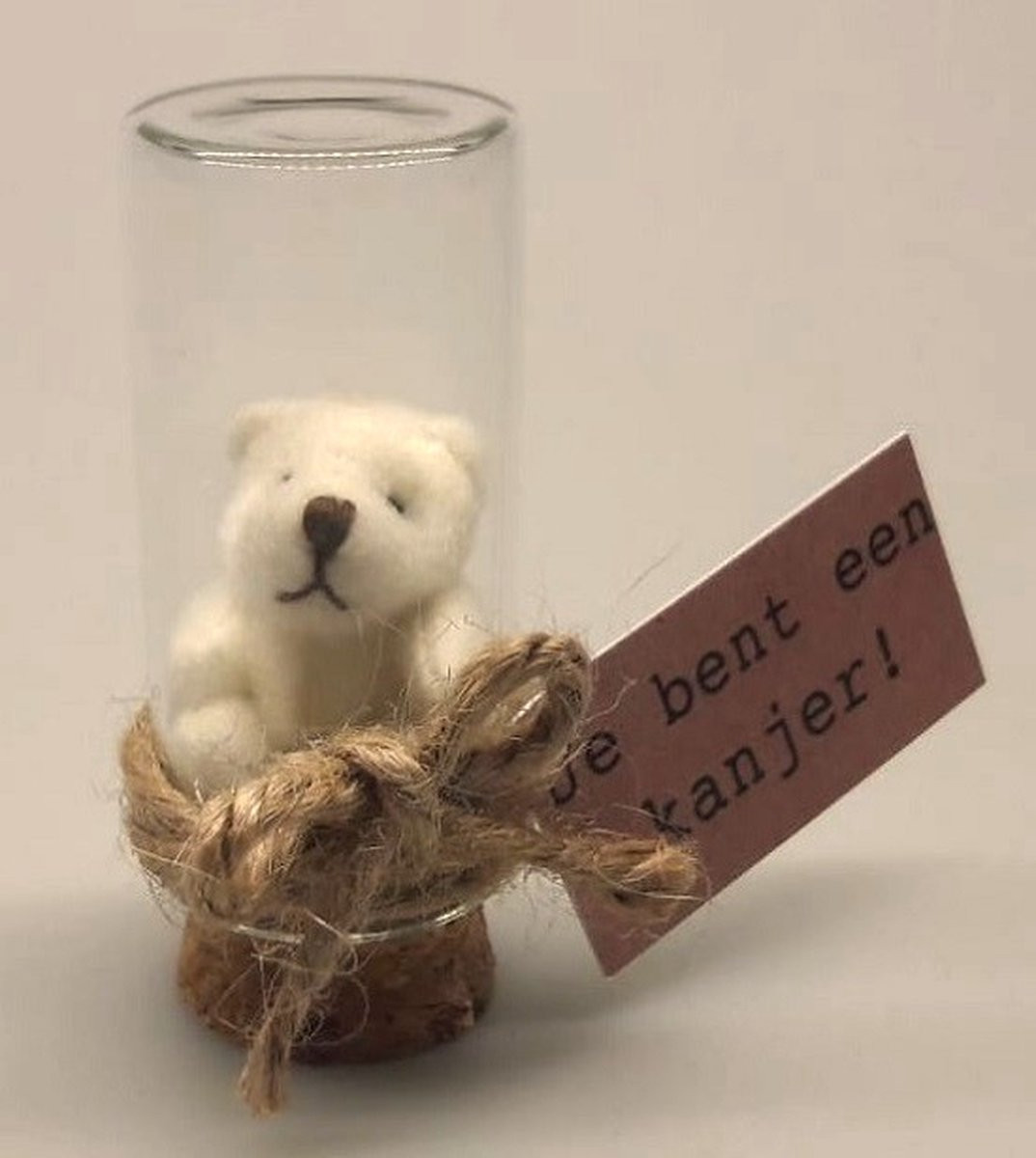 Schattig mini knuffel beertje in glazen stolp met kurken voet, Hoogte: 6 cm