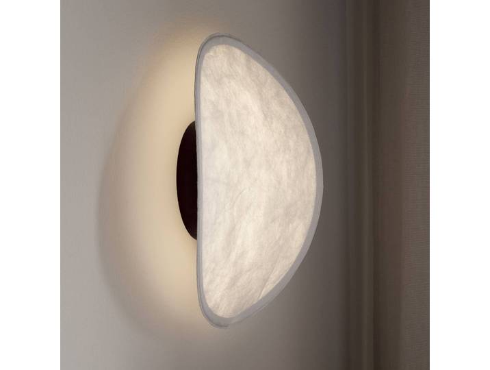 New Works Wandleuchte Tense, dimmbar, weiß / opal, für Wohn- / Esszimmer, Aluminium, Design