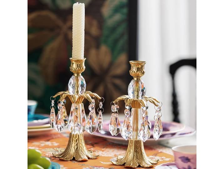 Bougeoir en laiton cristal, ornements de table vintage, pendentif en cristal ci-après, escales décoratives, fouet ci-après, accessoires de lumière