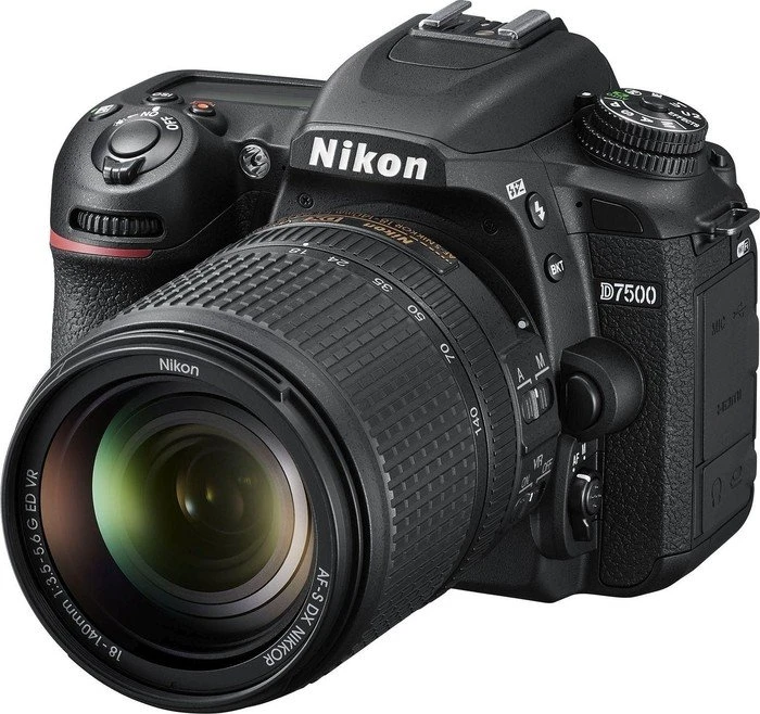 Nikon D7500 schwarz+ Objektiv 18-140mm VR
