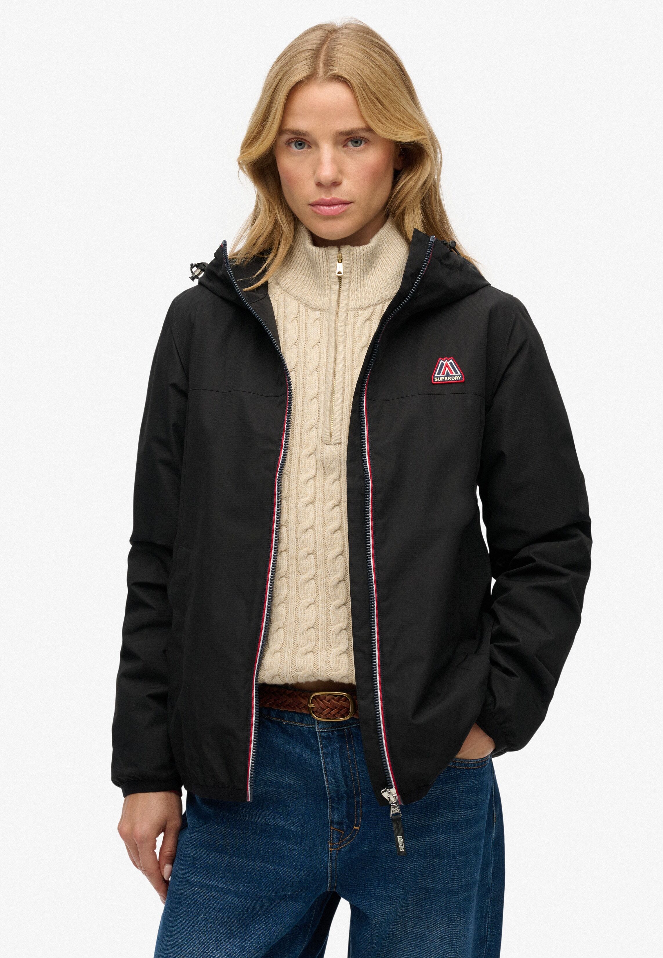 Outdoorjacke SUPERDRY "ESSENTIAL TRI WINDBREAKER JKT", Damen, Gr. S, schwarz, Web, Obermaterial: 100% Polyester, unifarben, loose fit normal, Jacken Outdoorjacke, Loose Fit, mit hochschliessendem Kragen, aus Polyester schwarz S