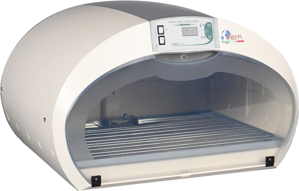 Professionelle Eier- Brutmascine FIEM COSMO MiniLed 72