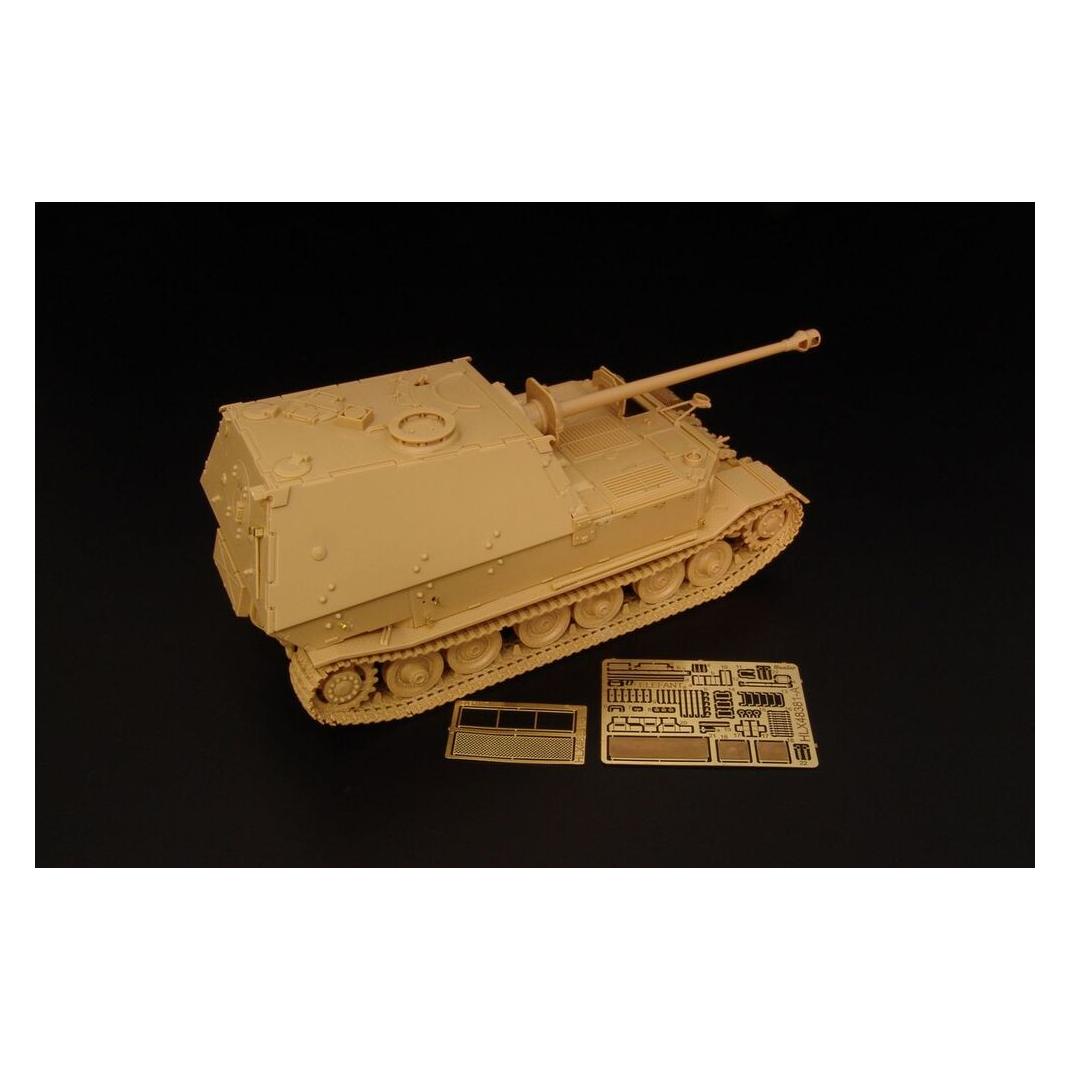 Hauler Sd Kfz 184 Elefant BASIC (HLX48381)