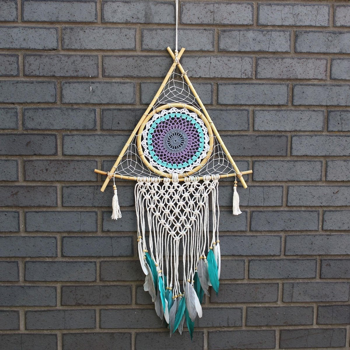Ancient Wisdom Bescherming Dromenvanger Grote Macramé Piramide Wit/Turkoois voor volwassenen