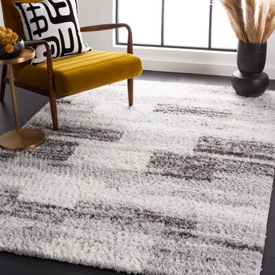 SAFAVIEH Berber Shag Henka Rug
