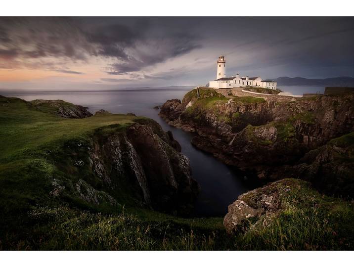 Fototapete PAPERMOON Photo-Art YOLANDA ROMERO ANGUEIRA, FANAD LEUCHTTURM , bunt, B:3,5m L:2,6m, Vlies, Tapeten, Fototapete