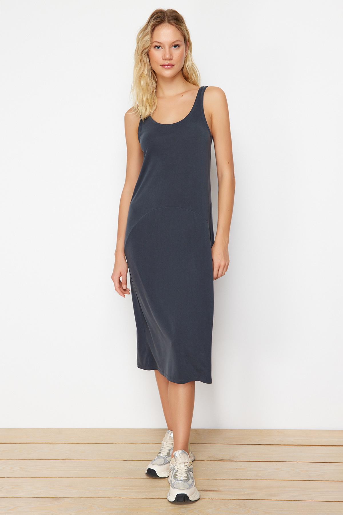 Grijze, rechte, mouwloze midi-jurk voor dames, geschikt voor dagelijks gebruik.