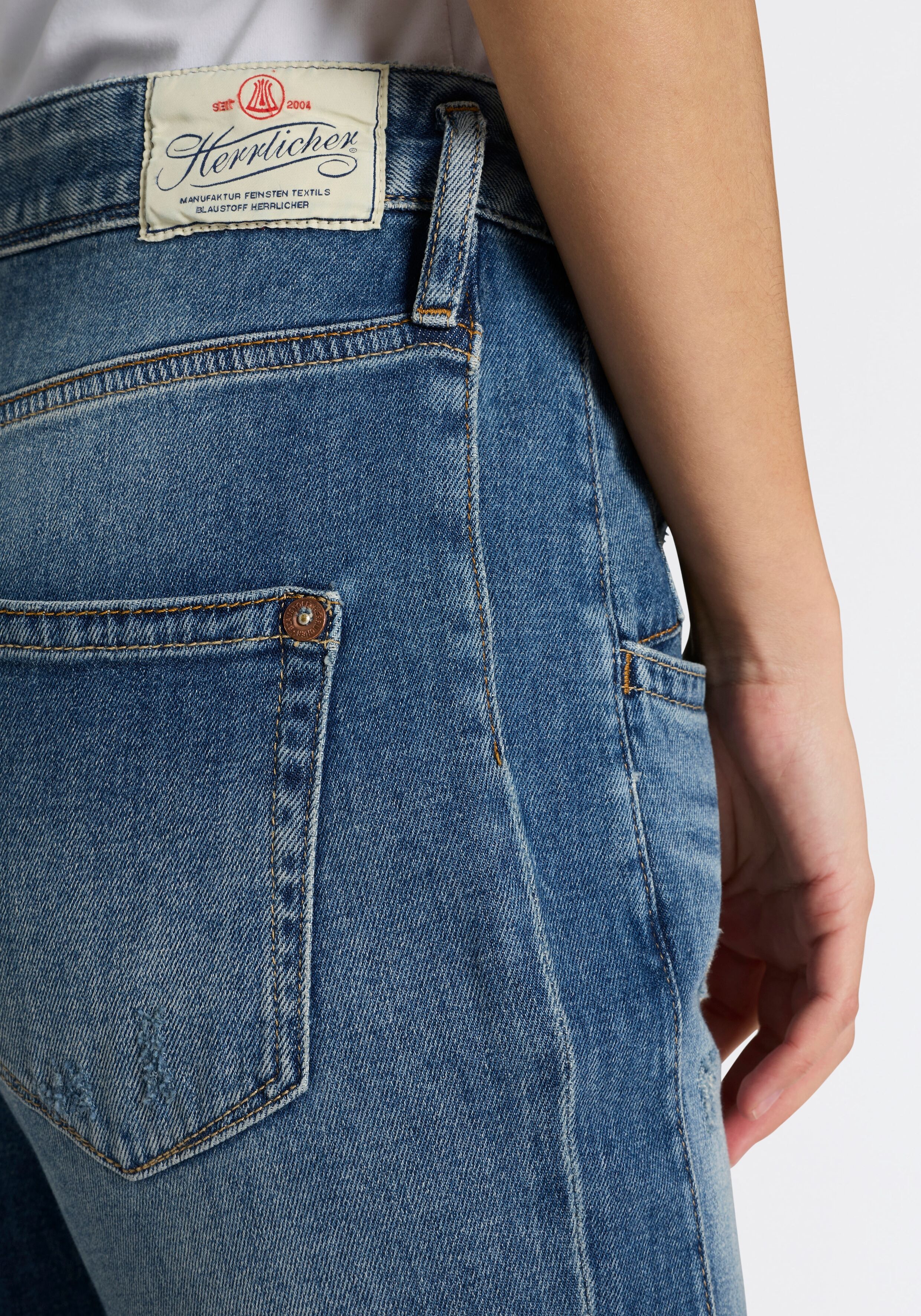 Boyfriend-Jeans HERRLICHER "Shyra Cropped Denim Stretch", Damen, Gr. 28, N-Gr, blau (surfer repair), Denim/Jeans, Obermaterial: 98% Baumwolle, 2% Elasthan, Destroyed-Effekte, 7/8-Länge, Jeans Boyfriend-Jeans, mit Abnähern, Umschlagsaum surfer repair 28, N