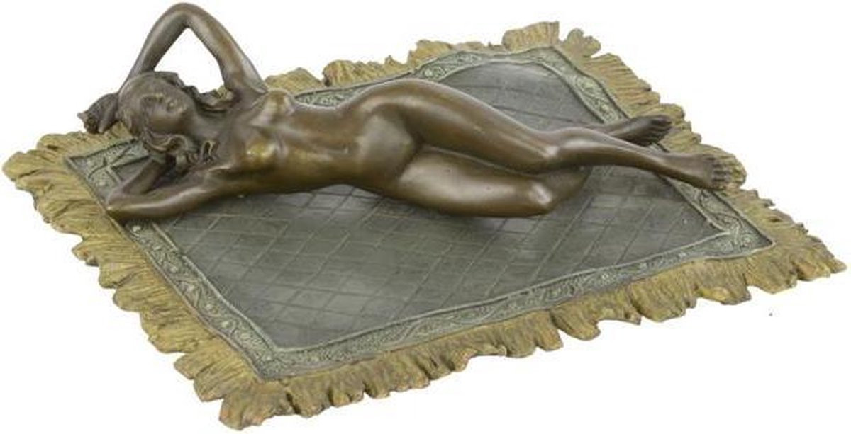 Bronzen beeld Naakte dame op tapijt Erotisch sculptuur Hoogte: 4,1 cm