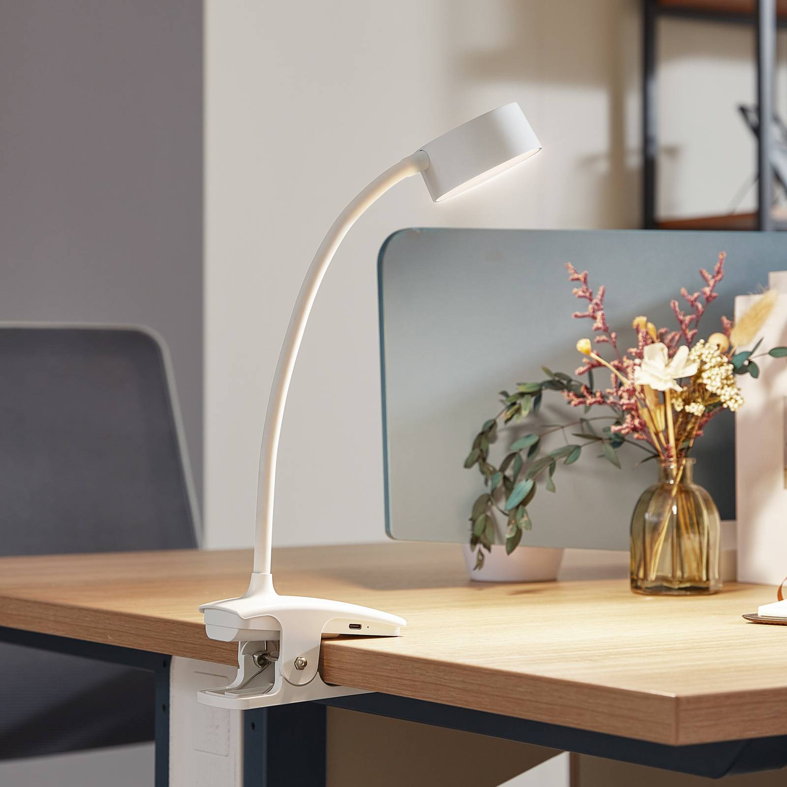 Klemmleuchte Maori Lindby, dimmbar, weiß / opal, für Arbeitszimmer / Büro, Metall, Modern, Klemmleuchte