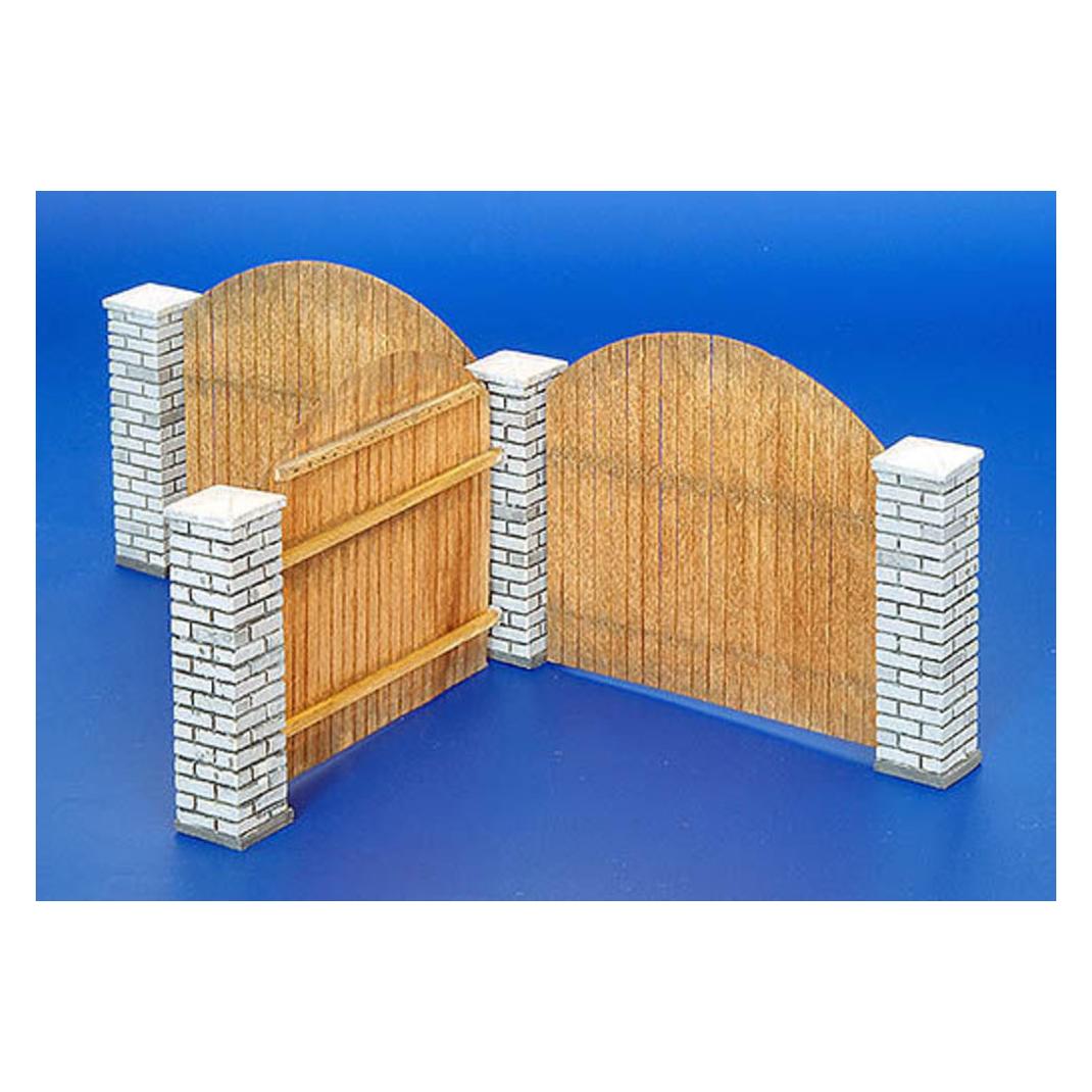 Plus Model Holzzaun mit Mauerpfosten (23800241)