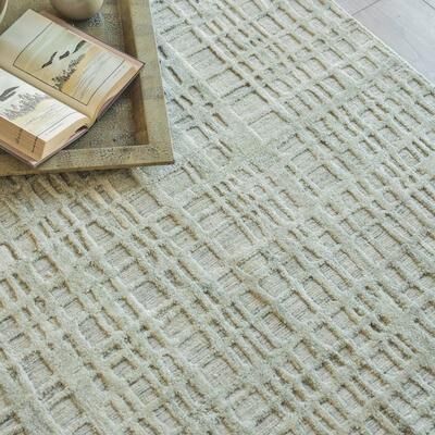 EXQUISITE RUGS Crescendo Hand-loomed Bamboo Silk Beige Area Rug.
