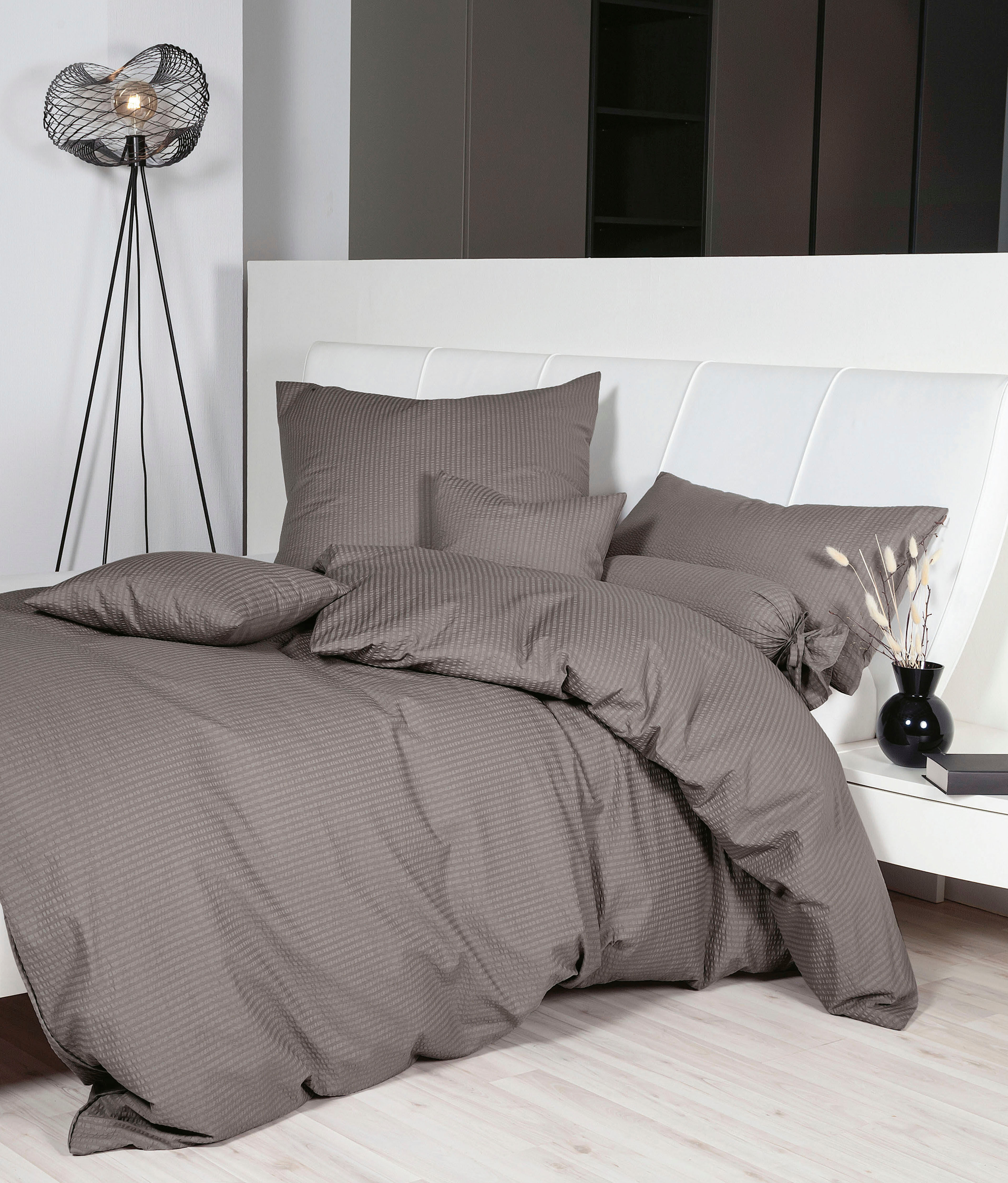 Kissenbezug JANINE "PIANO 0125 31 80x80", braun (vulkan), B:40cm L:80cm, Mako-Soft-Seersucker, Obermaterial: 100% Baumwolle, Kissenbezüge, Kissenbezug, mit Reissverschluss vulkan B/L: 40cm x 80cm, 1 Stk., Mako-Soft-Seersucker