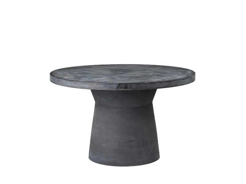 Broste Copenhagen Fiber tafel voor in de tuin